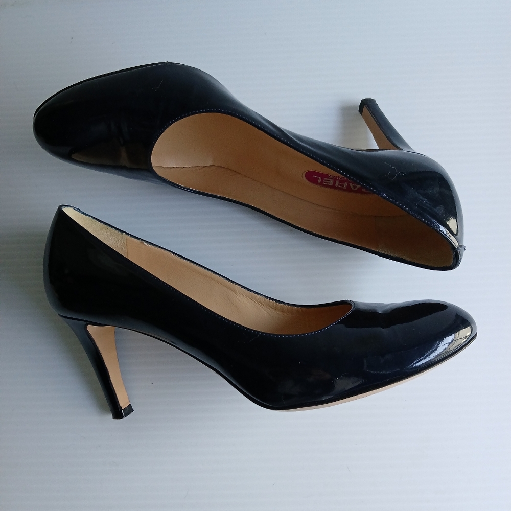 Carel Paris Patent Leather Pumps – Handmade in Italy – Size 7.5 – EUC